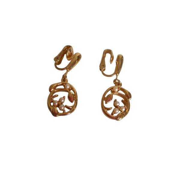 Vintage Jewelry - Vintage 1980s Trifari clip on earrings pear gold costume jewelry floral